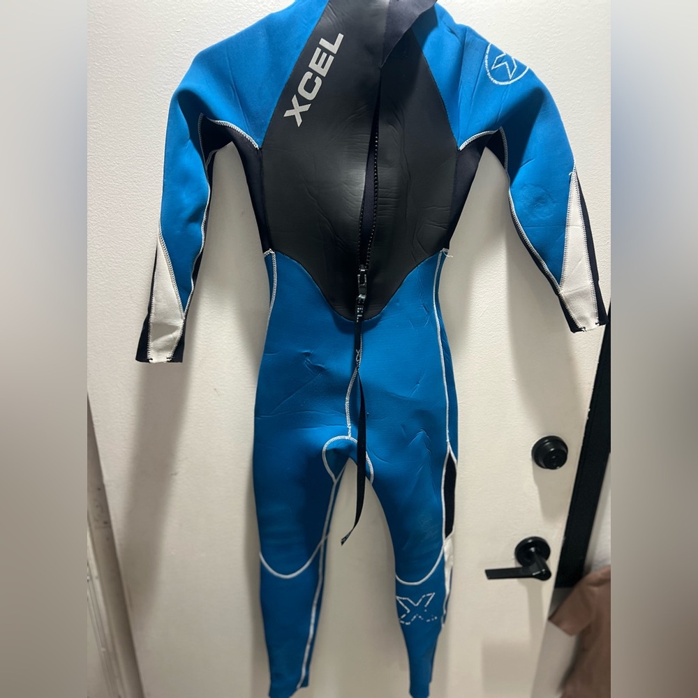 XCEL long Kids Size 8 full length Blue and Black Wetsuit - Picture 3 of 8